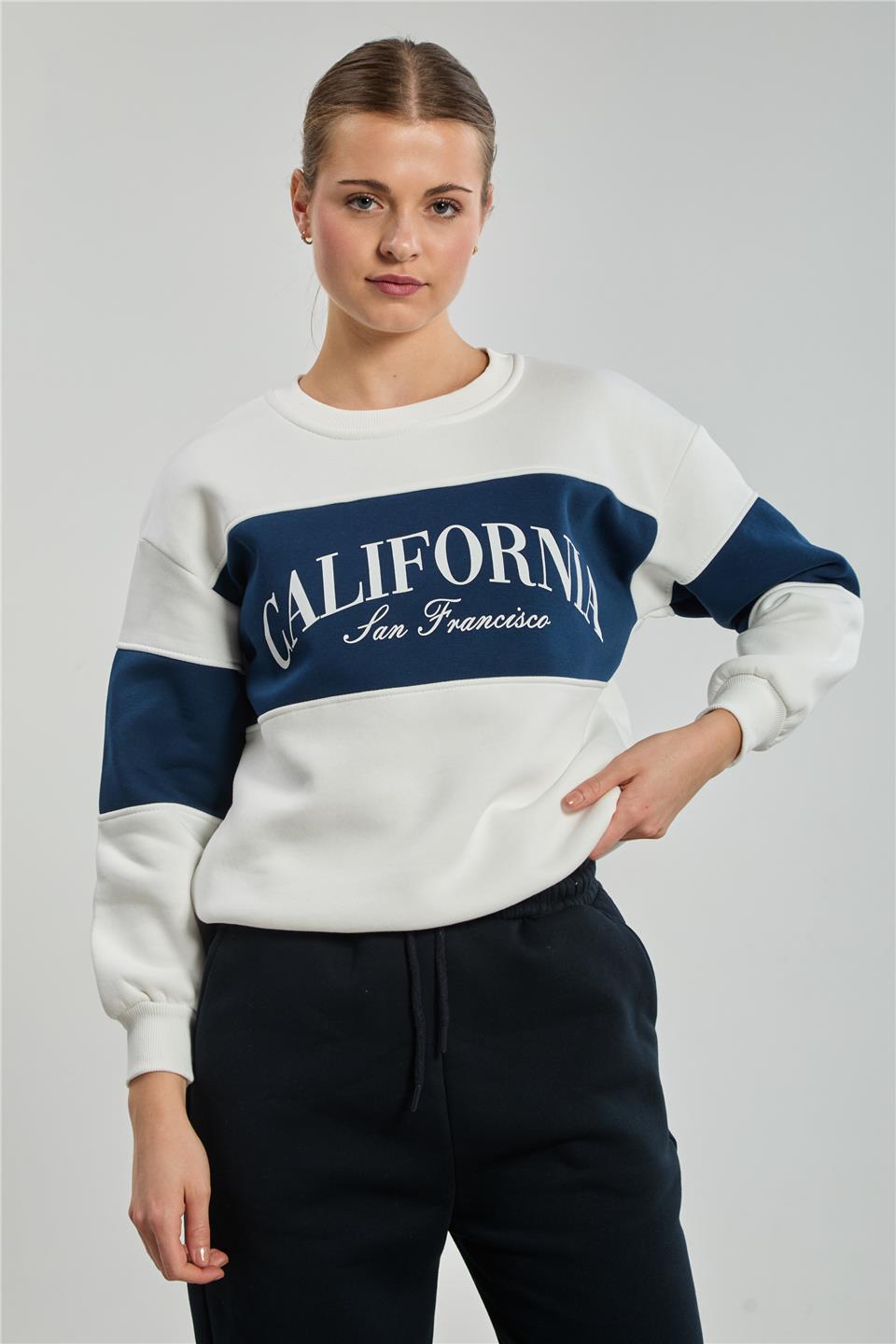 Kadın Renk Garnili California Baskılı Sweatshirt - Ekru/Lacivert 