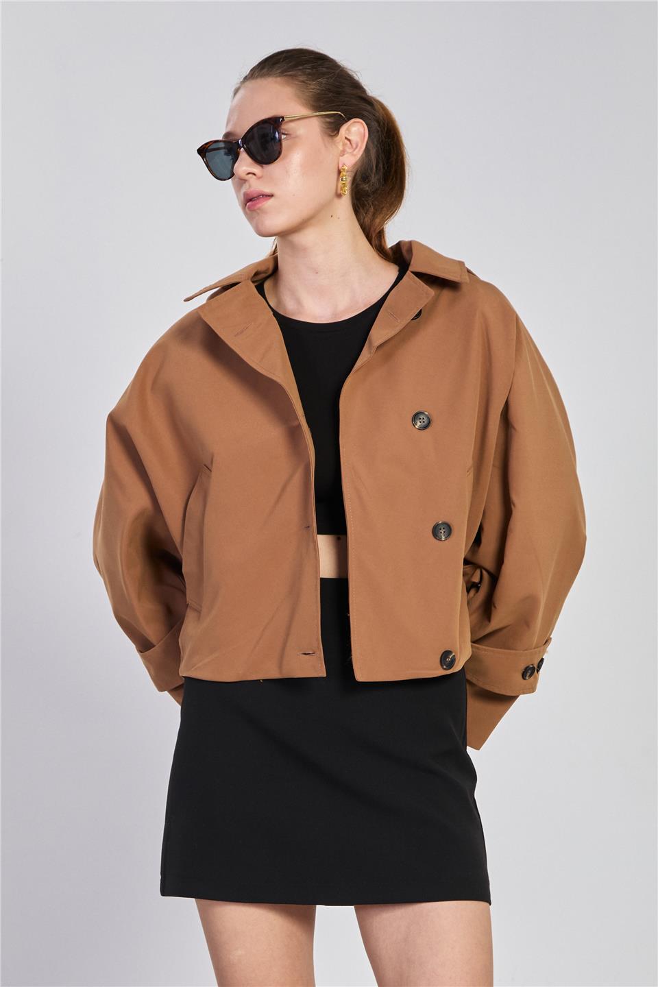 Yarasa Kol Kapüşonlu Kısa Trençkot - Camel