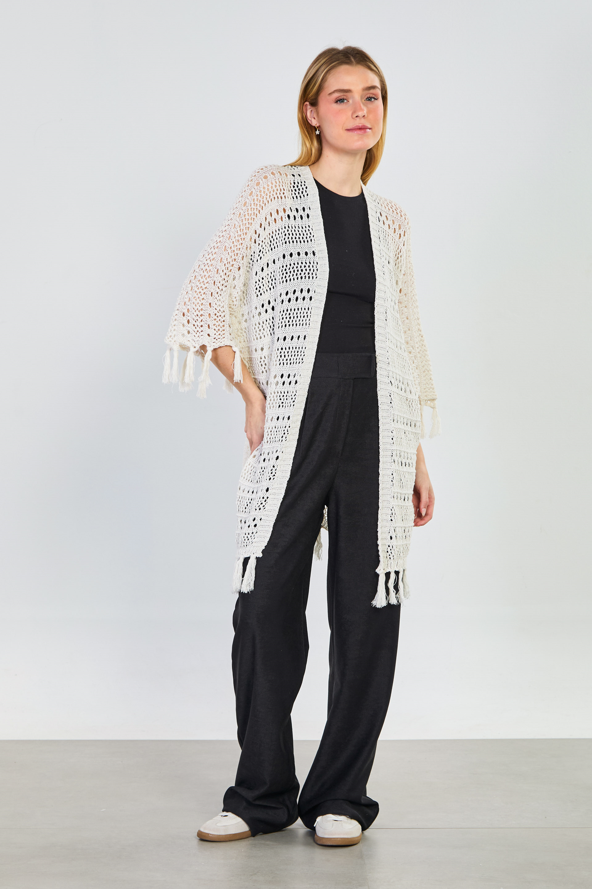 Kadın Kolu ve Etek Ucu Püsküllü Ajurlı Hırka - Natural