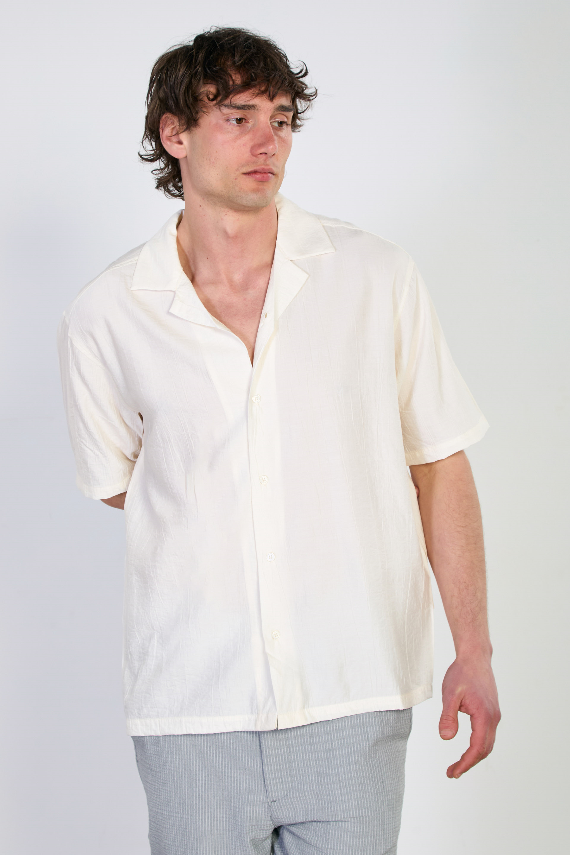 Apaş yaka kısa kollu çilek gömlek-1196 Beyaz