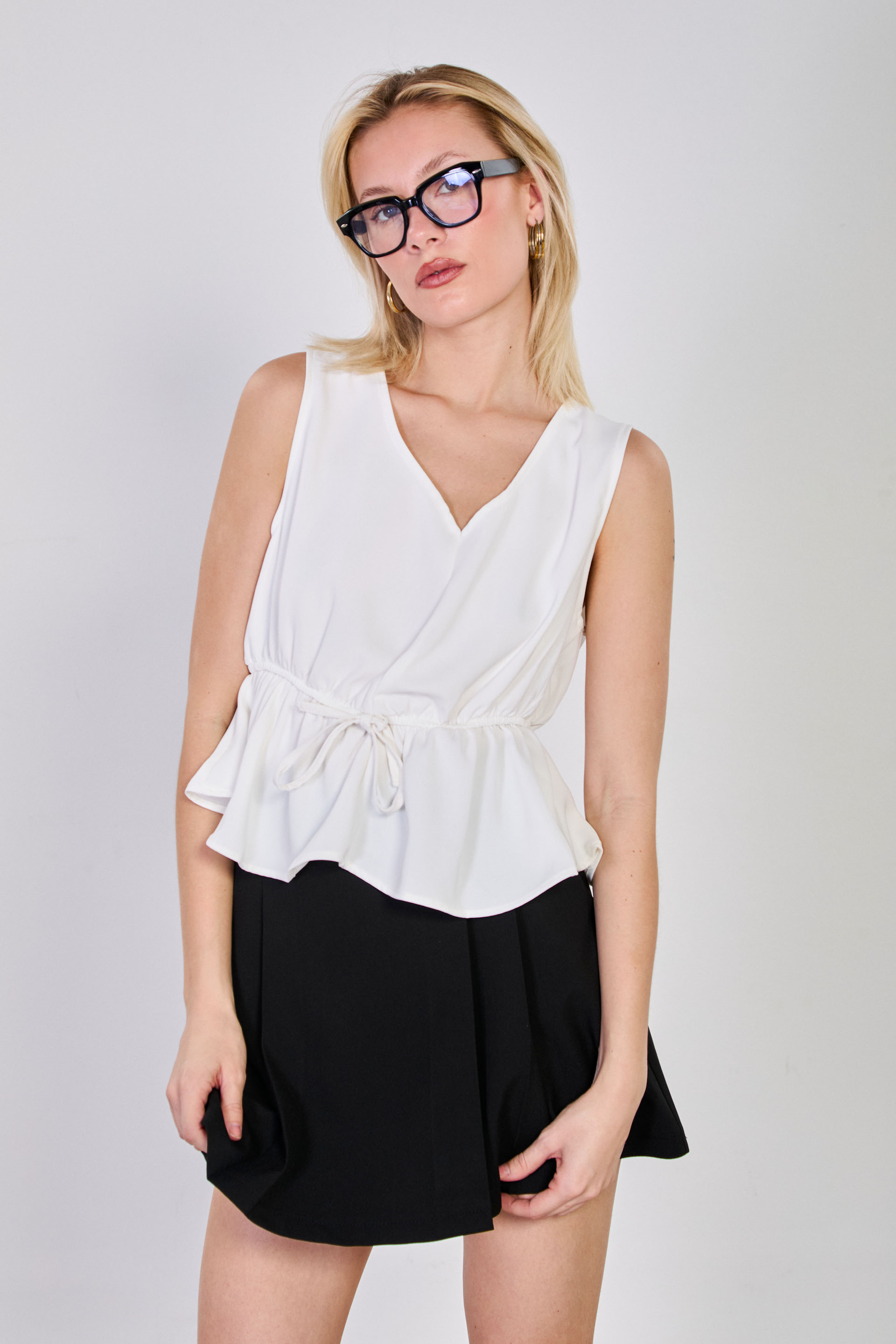 Kadın Beli Lastikli V Yaka Kolsuz Bluz - Ekru