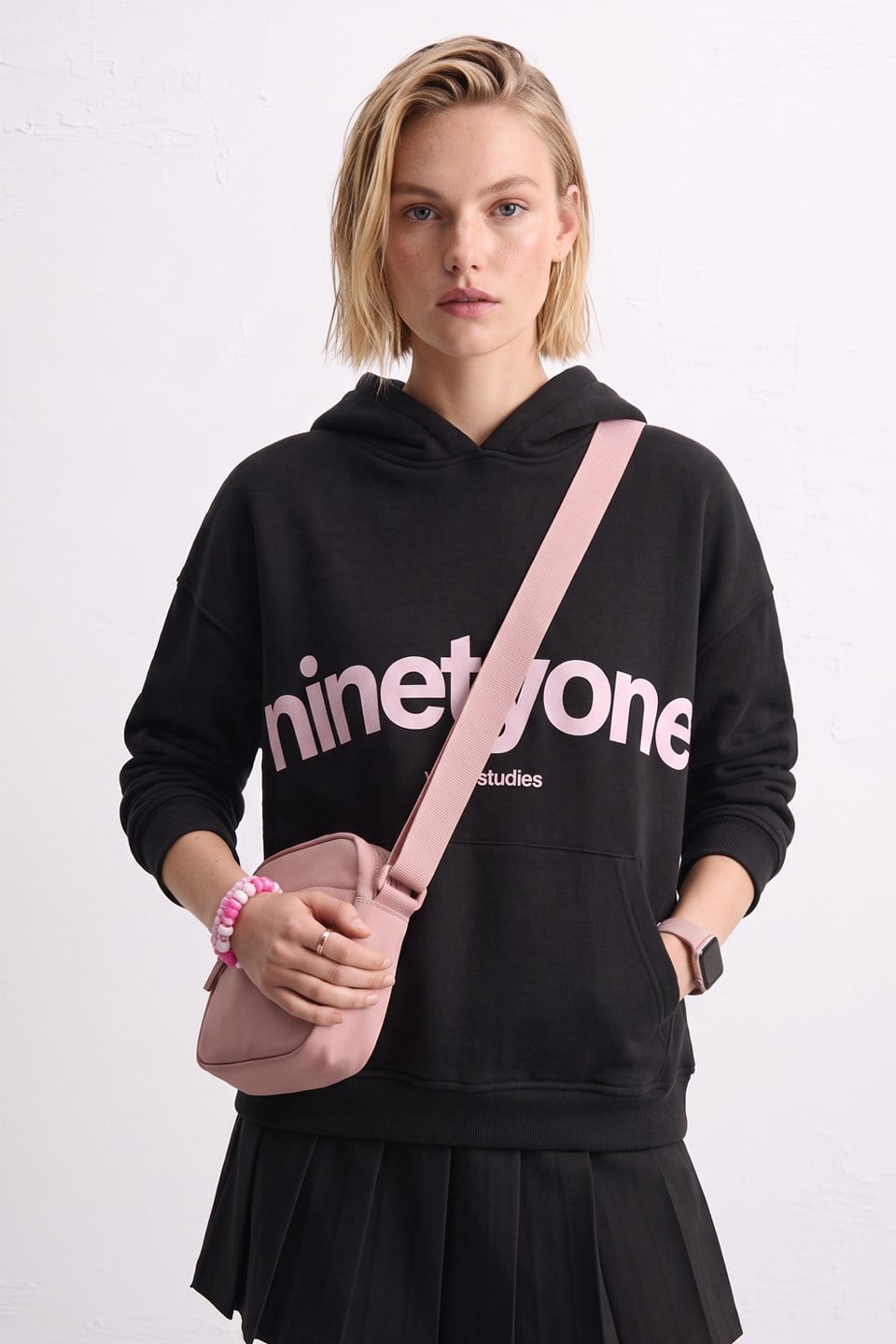 Erkek Kapüşonlu Nintyone Yazılı Sweatshirt - Siyah