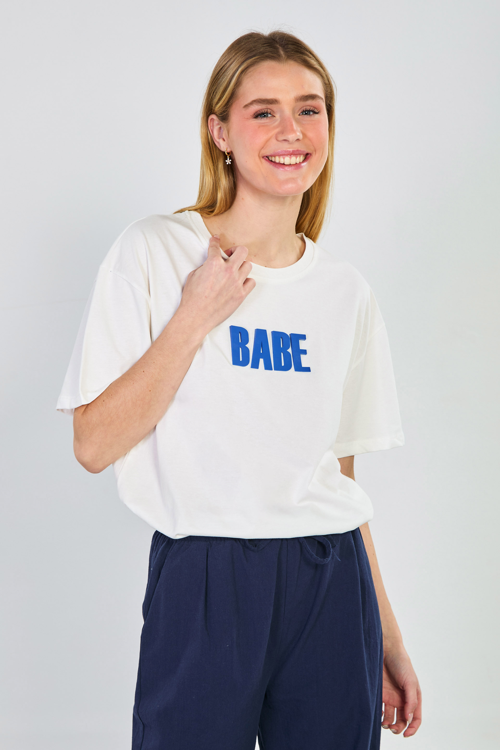 Kadın Kabartmalı Babe Yazılı T-Shirt - Beyaz/Mavi
