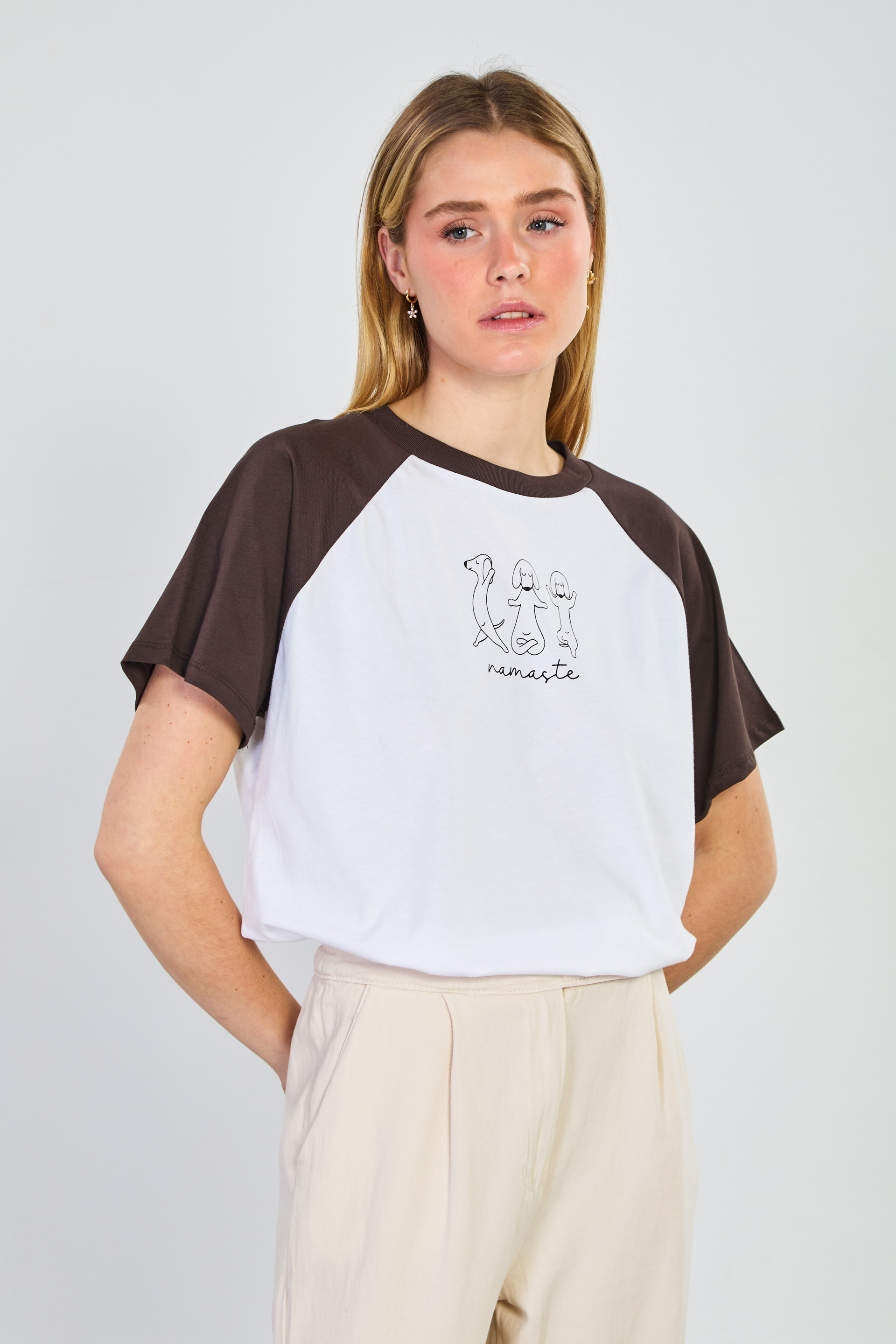 Kadın Hayvan Baskılı Kol Garnili T-Shirt - Beyaz/Kahve