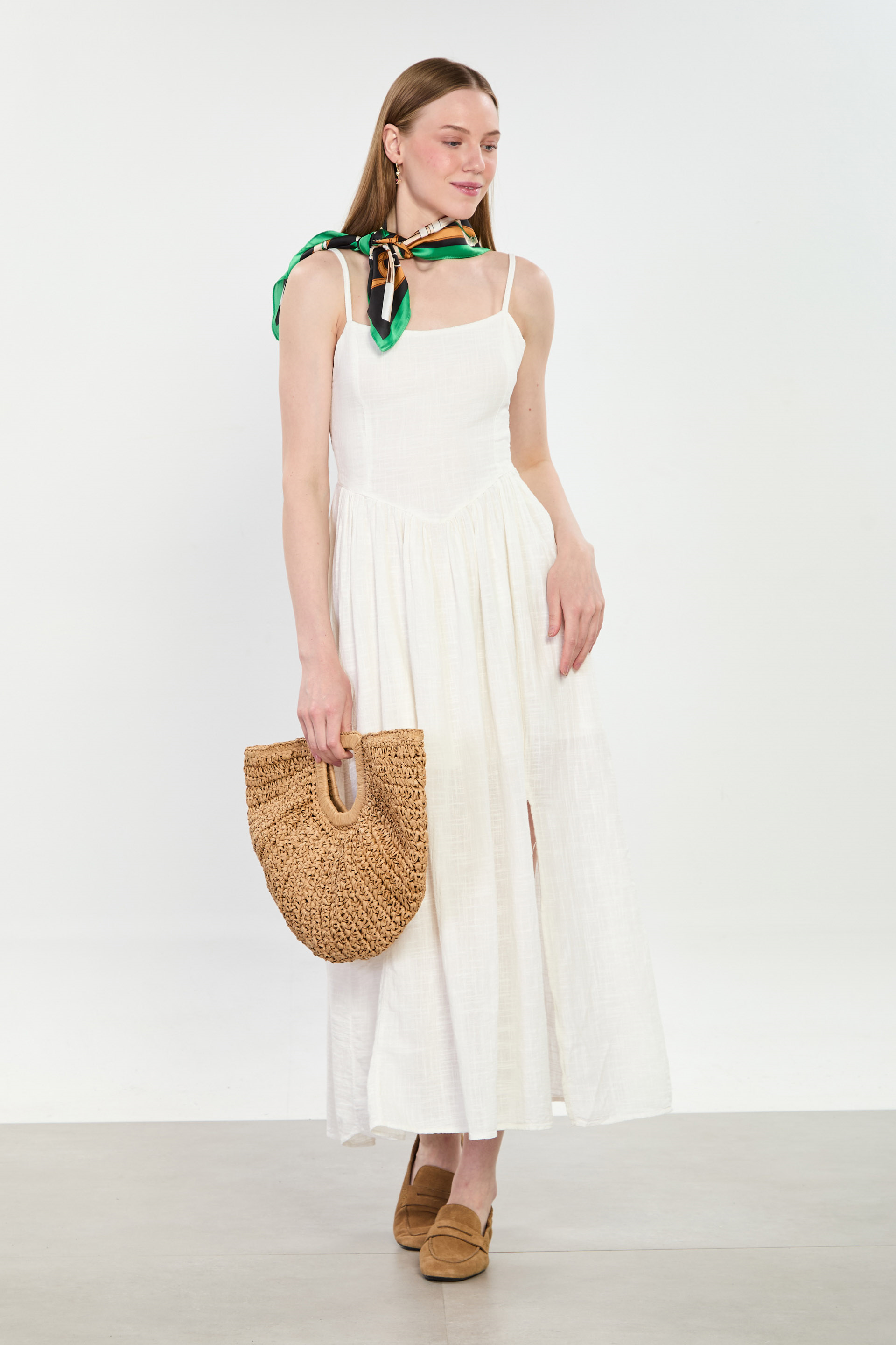 Kadın İp Askılı Pileli Uzun Elbise - Beyaz