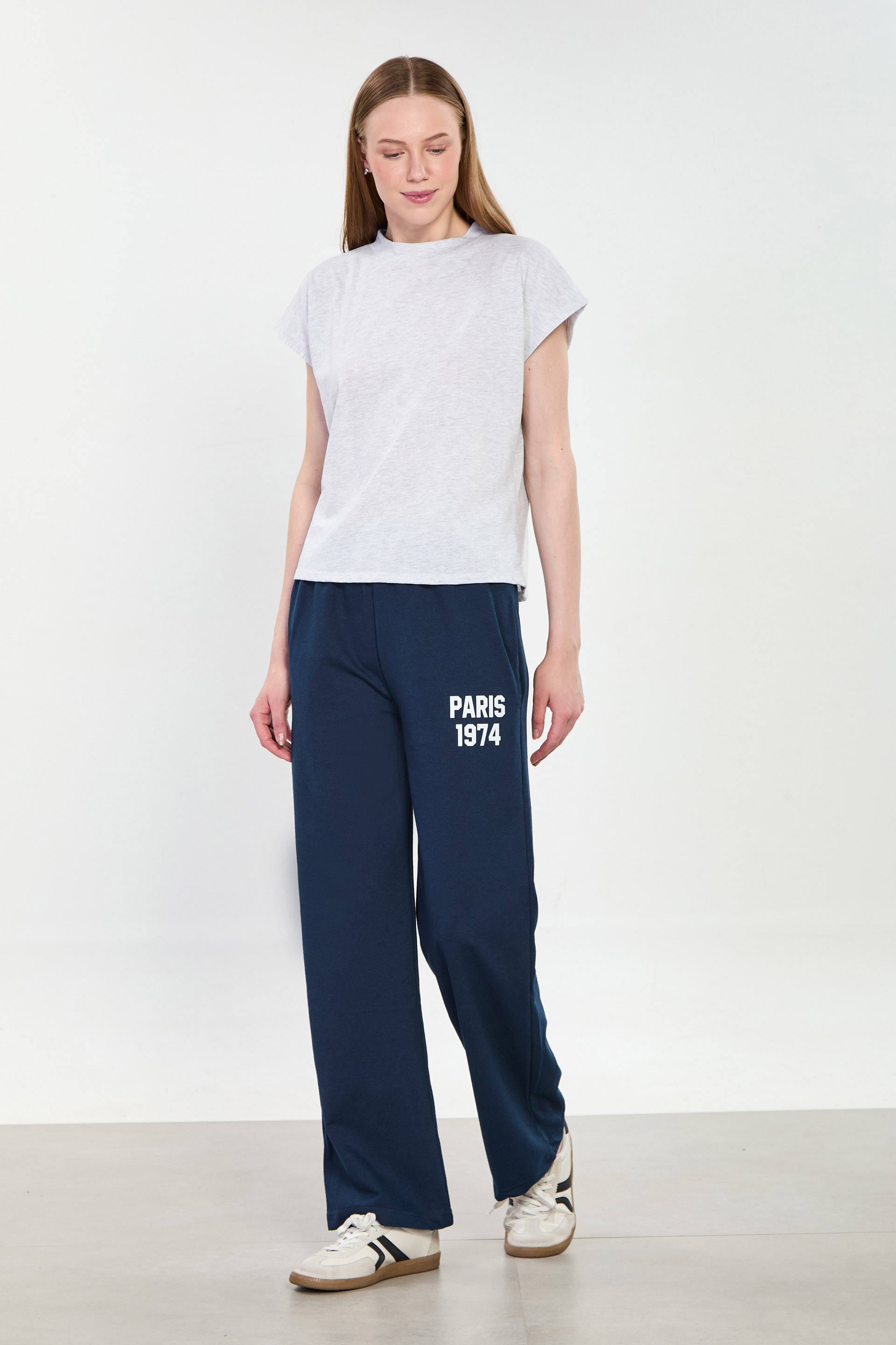 Kadın Beli Lastikli Paris 1974 Baskılı Bol Eşofman Altı - Lacivert