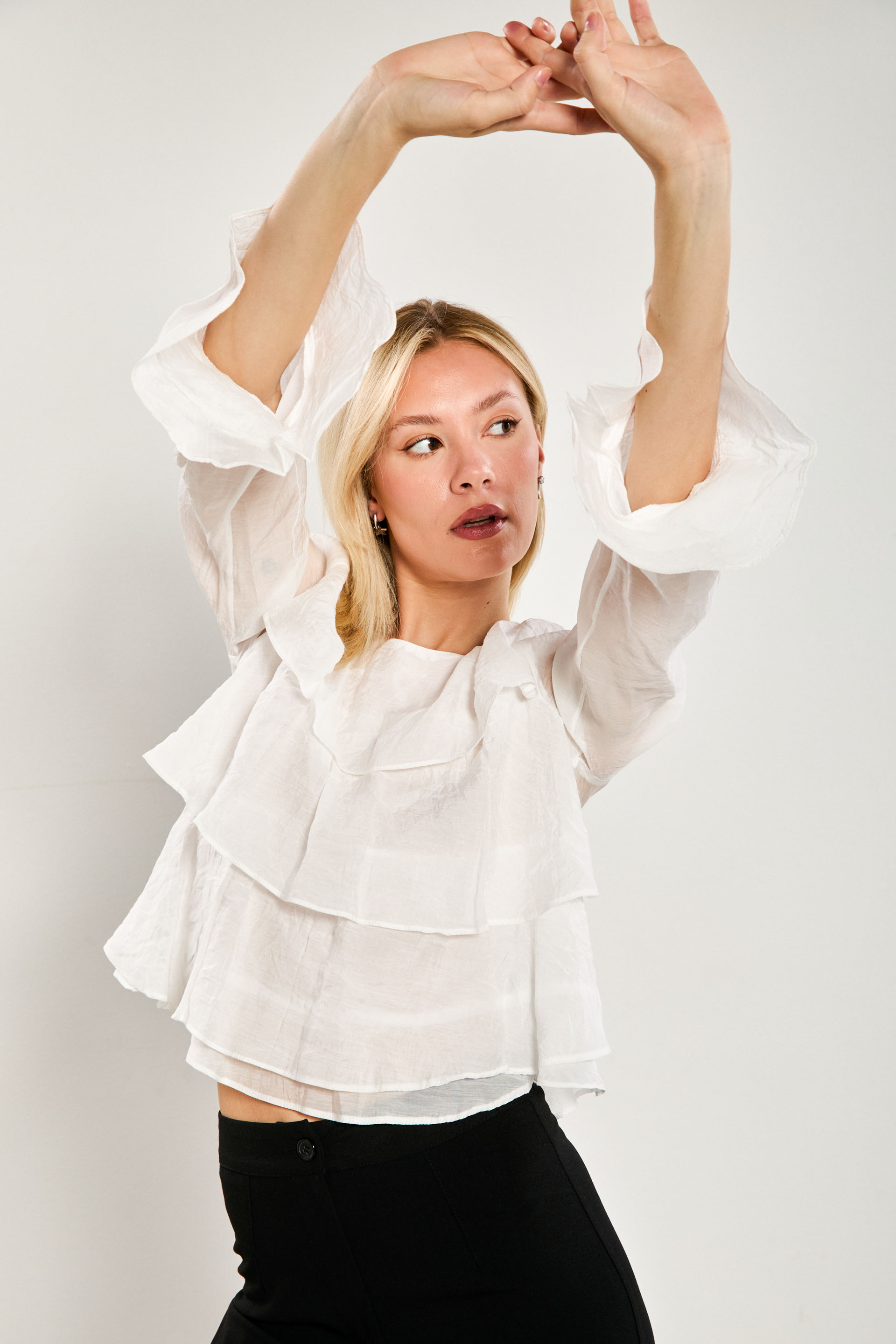 Kadın Volanlı Katlı Bluz - Beyaz