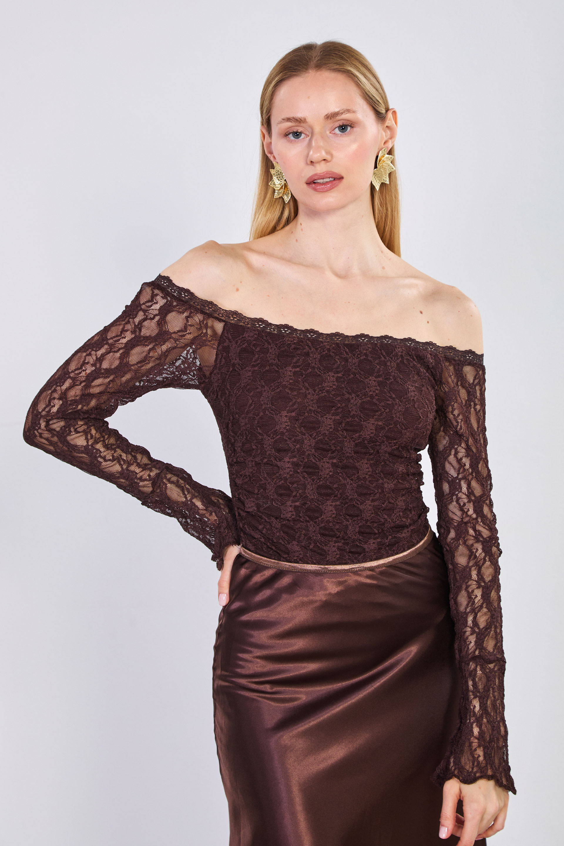 Kadın Madonna Yaka Dantelli Bluz - Acı Kahve