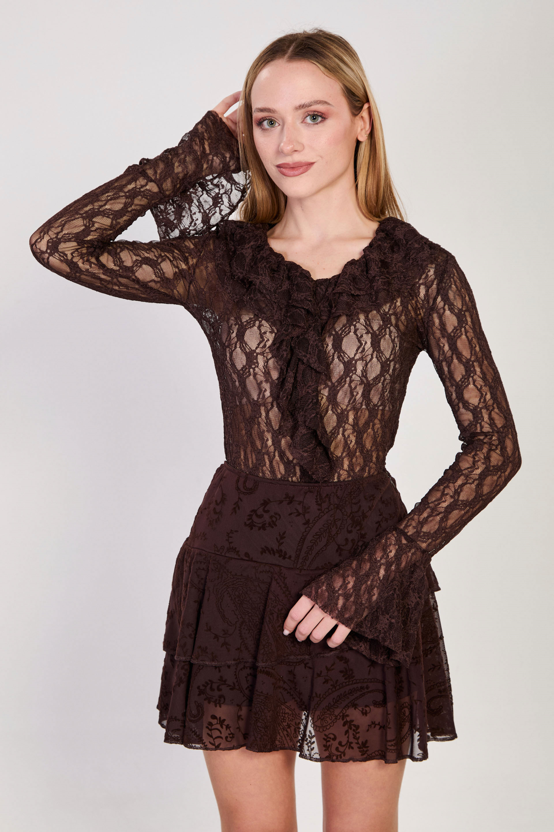 Kadın V Yaka Fırfırlı Dantel Bluz - Acı Kahve