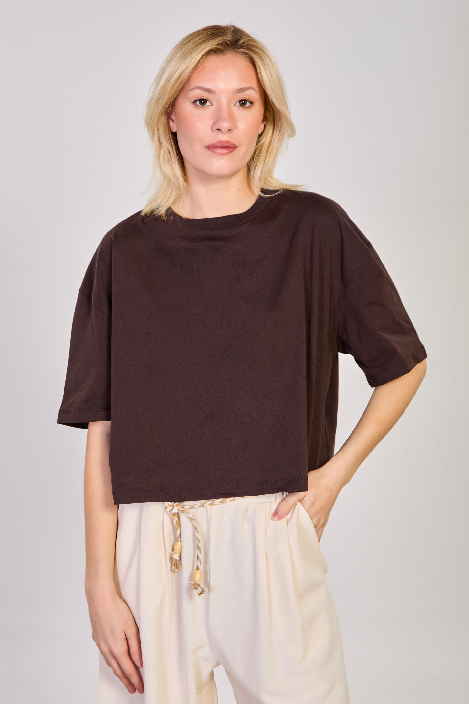 Kadın Bisiklet Yaka Kısa Oversize T-Shirt - Acı Kahve