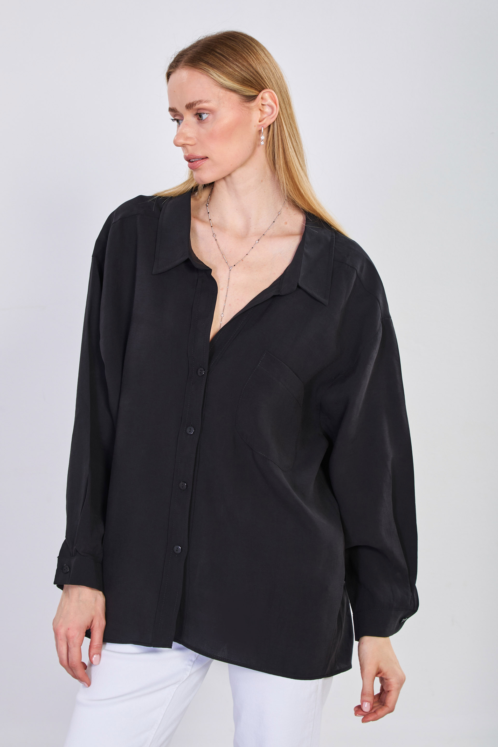 Kadın Tek Cepli V Yaka Gömlek - Siyah