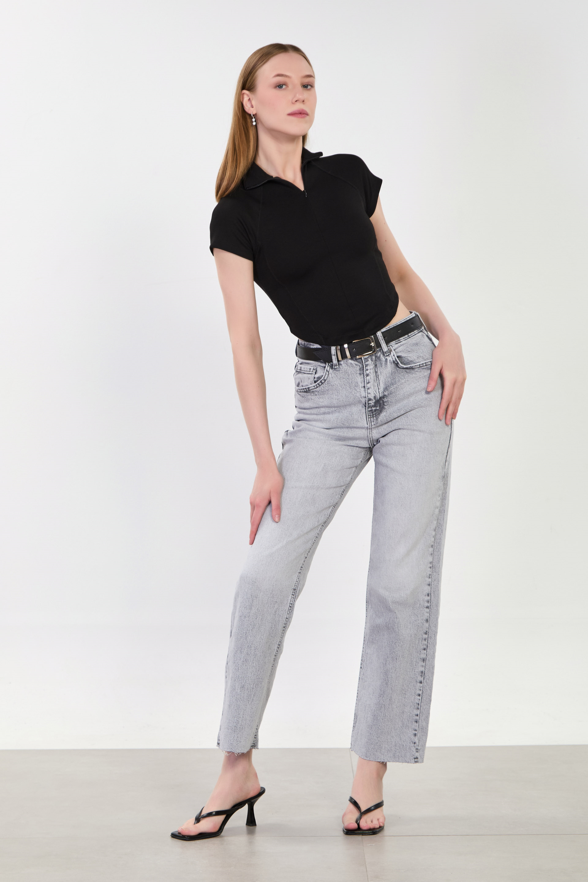 Kadın Kemerli Kesik Paça Straight Jean Pantolon - Açık Gri