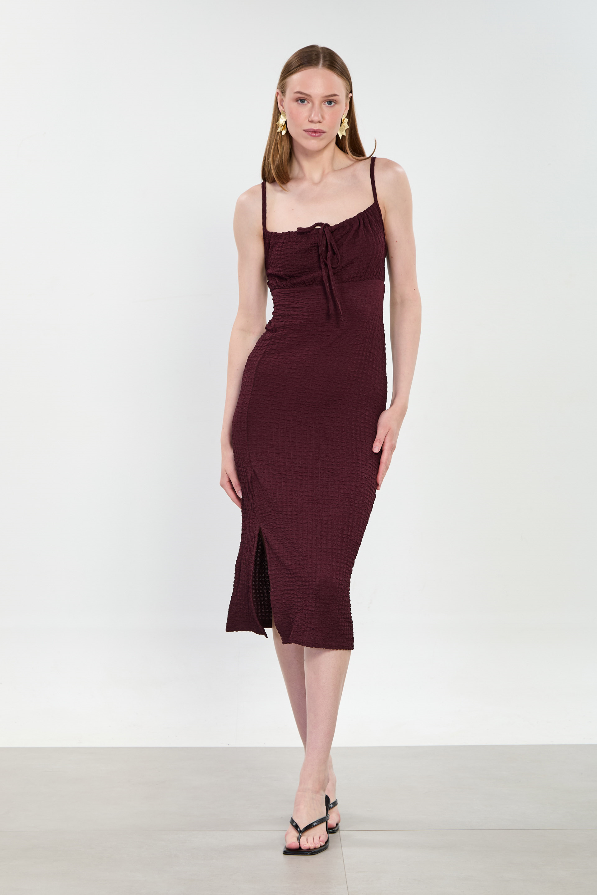 Kadın Göğüs Bağlamalı Yandan Yırtmaçlı Elbise - Mürdüm