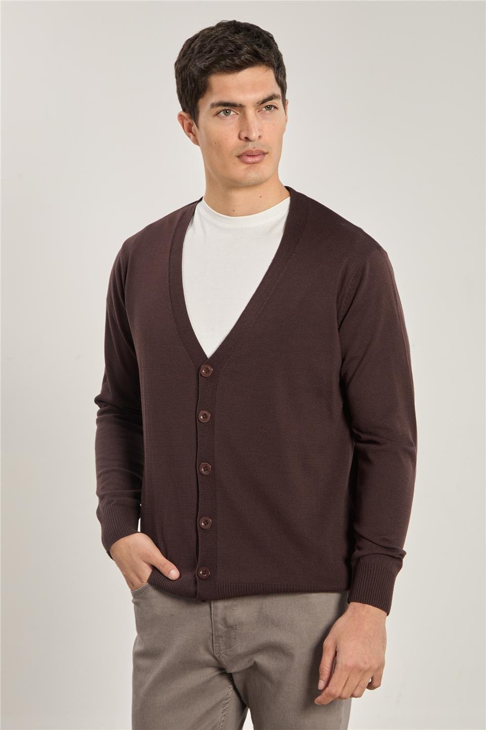 Erkek V Yaka Düğmeli Triko Hırka - Acı Kahve