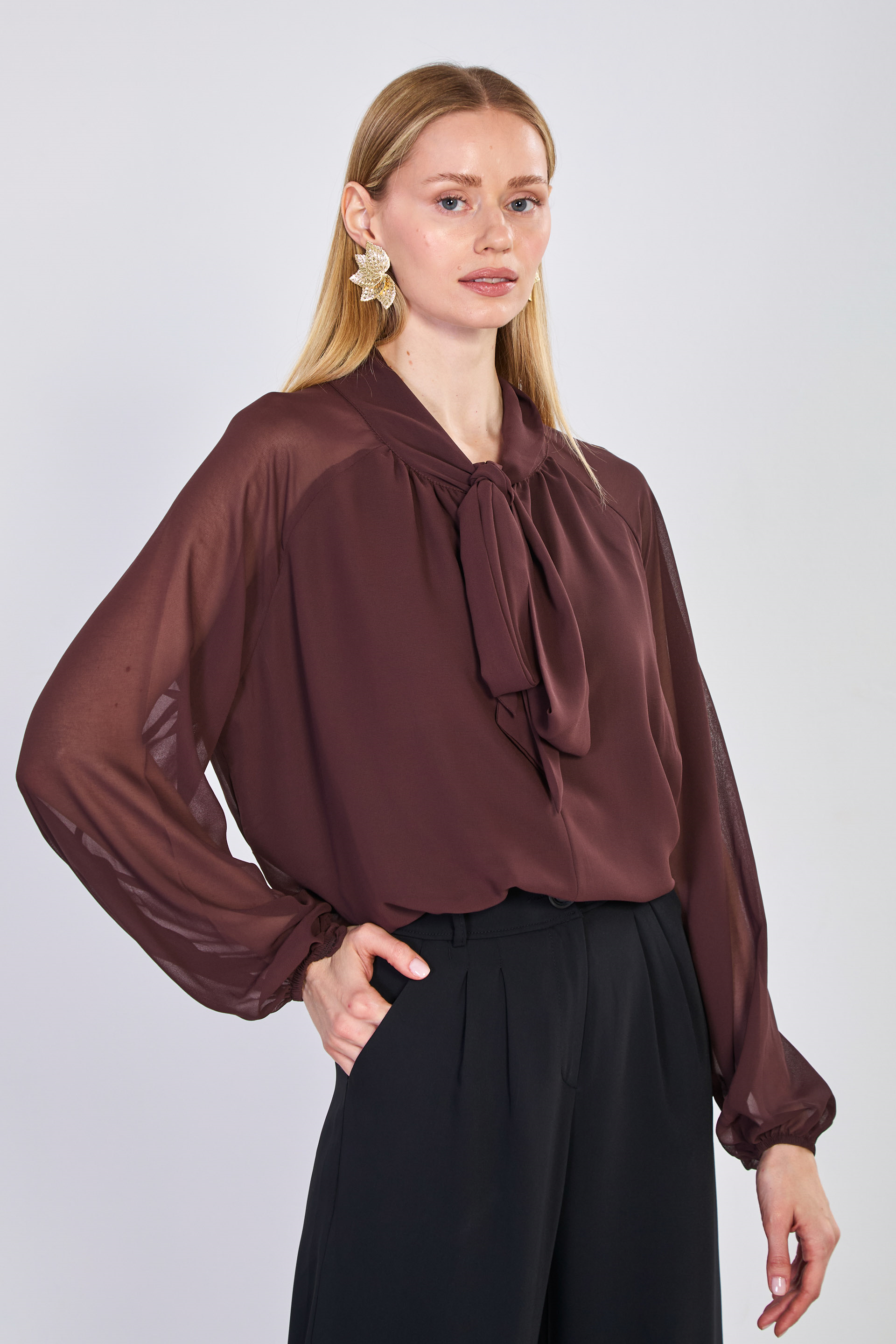 Kadın Yaka Bağlamalı Şifon Bluz - Acı Kahve