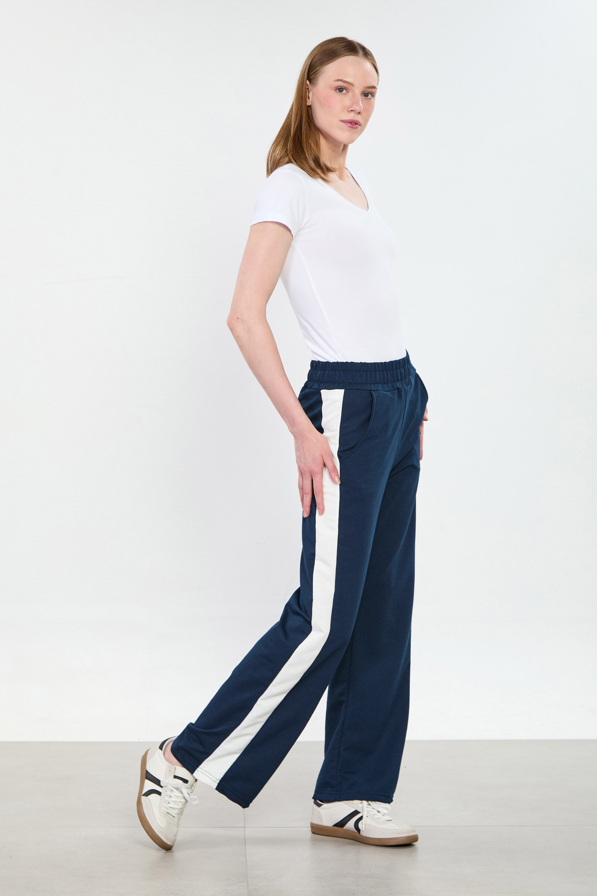 Kadın Beli Lastikli Yanları Biyeli Bol Eşofman Altı - Lacivert