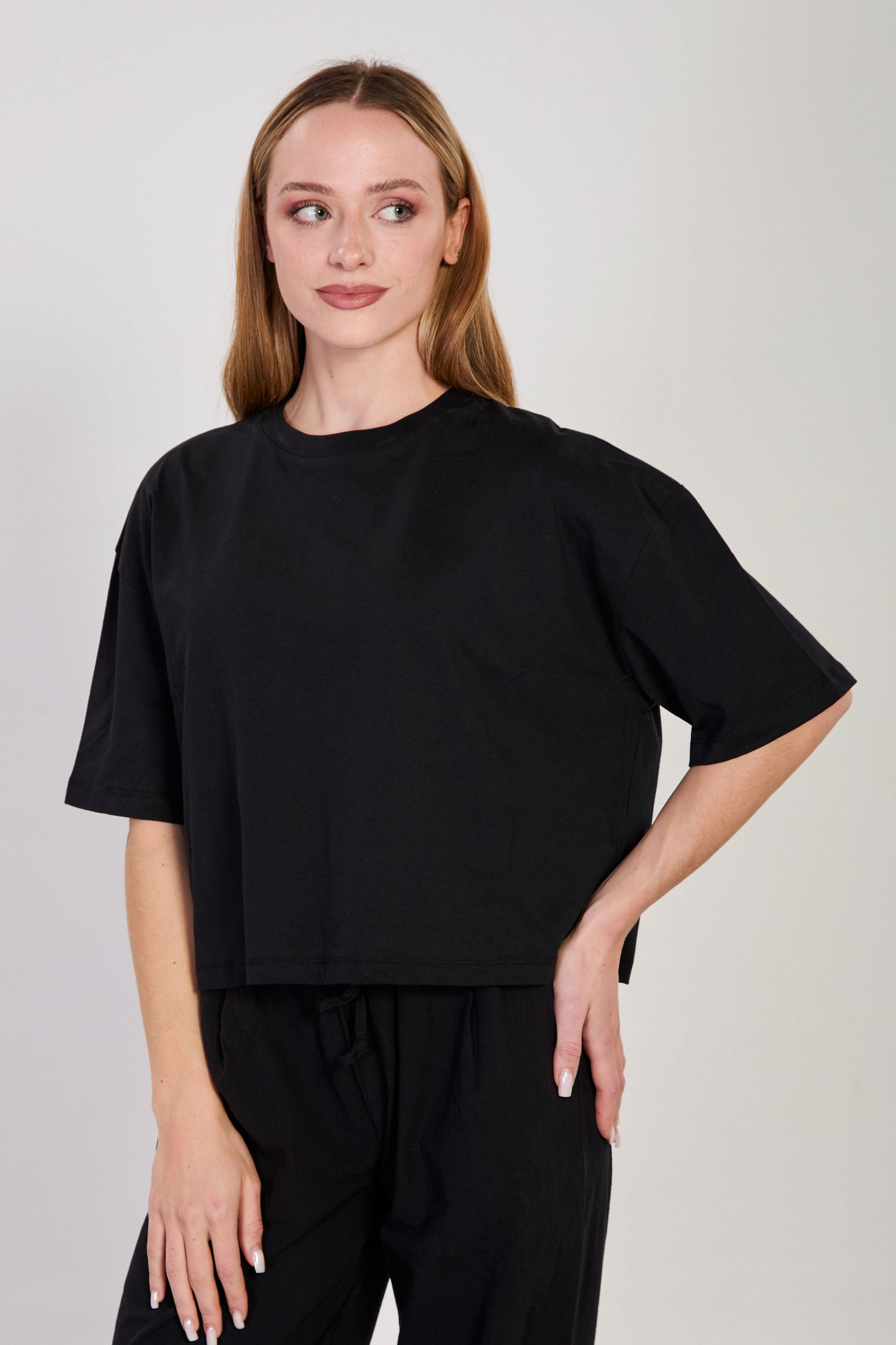 Kadın Bisiklet Yaka Kısa Oversize T-Shirt - Siyah