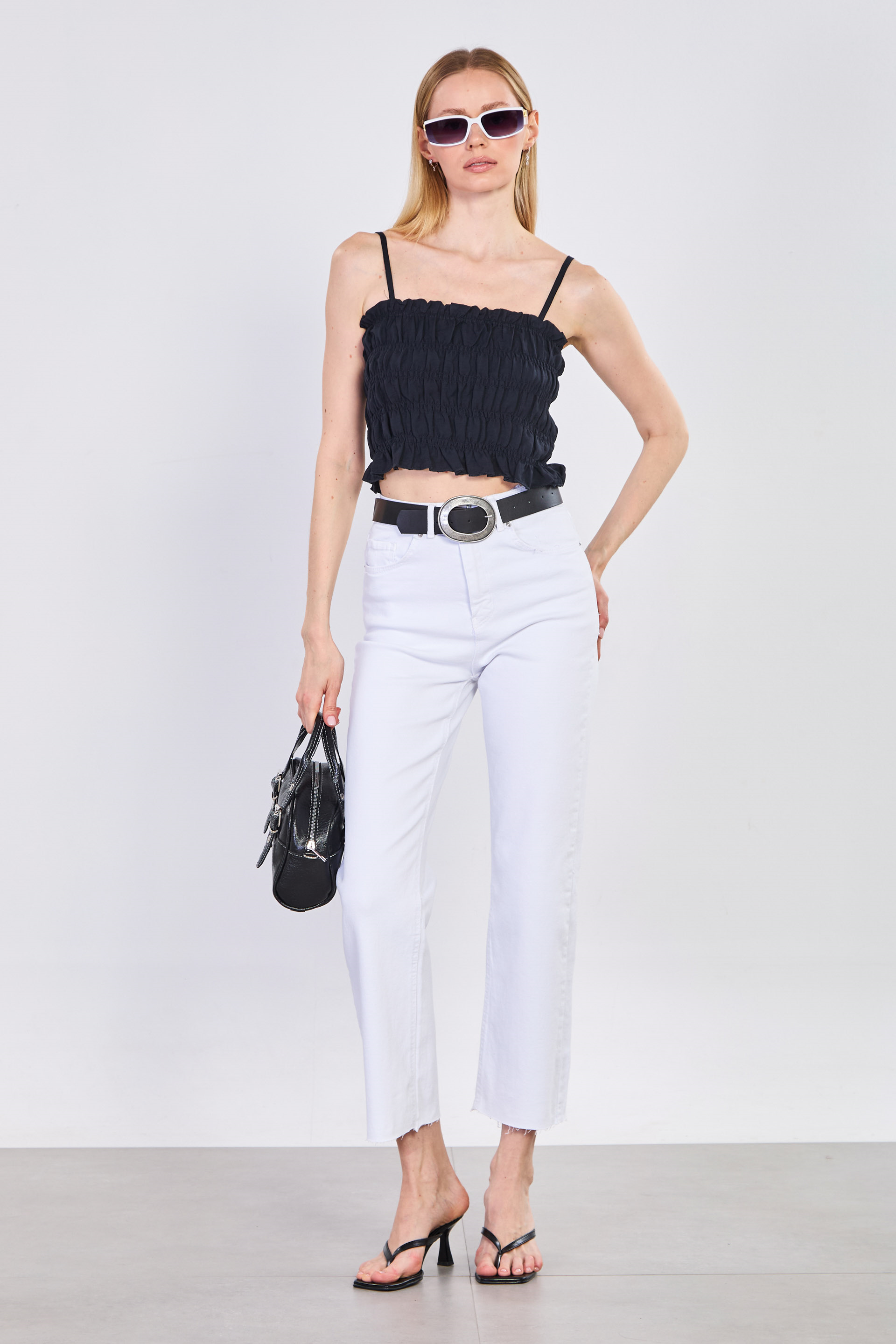 Kadın Kemerli Kesik Paça Jean Pantolon - Beyaz