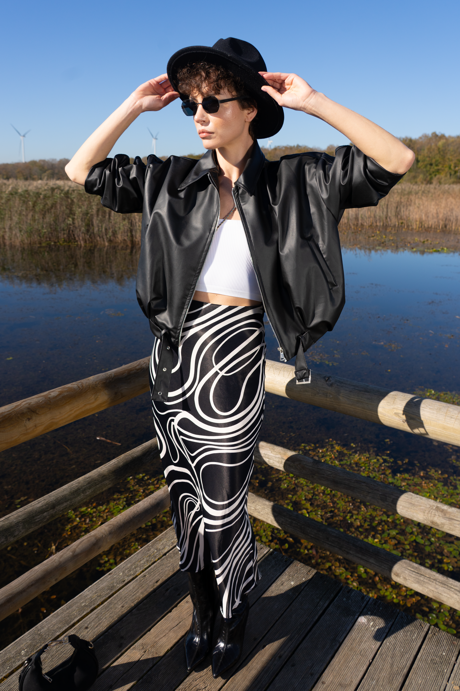 Kadın Çizgi Desen Midi Etek - Siyah Ekru