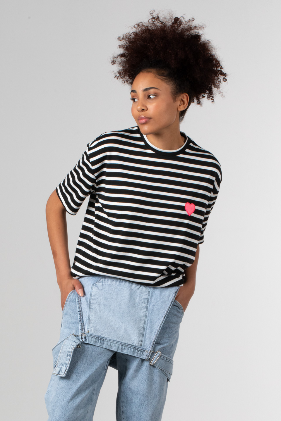 Çizgili kalp detaylı t-shirt-81457 Siyah/Beyaz