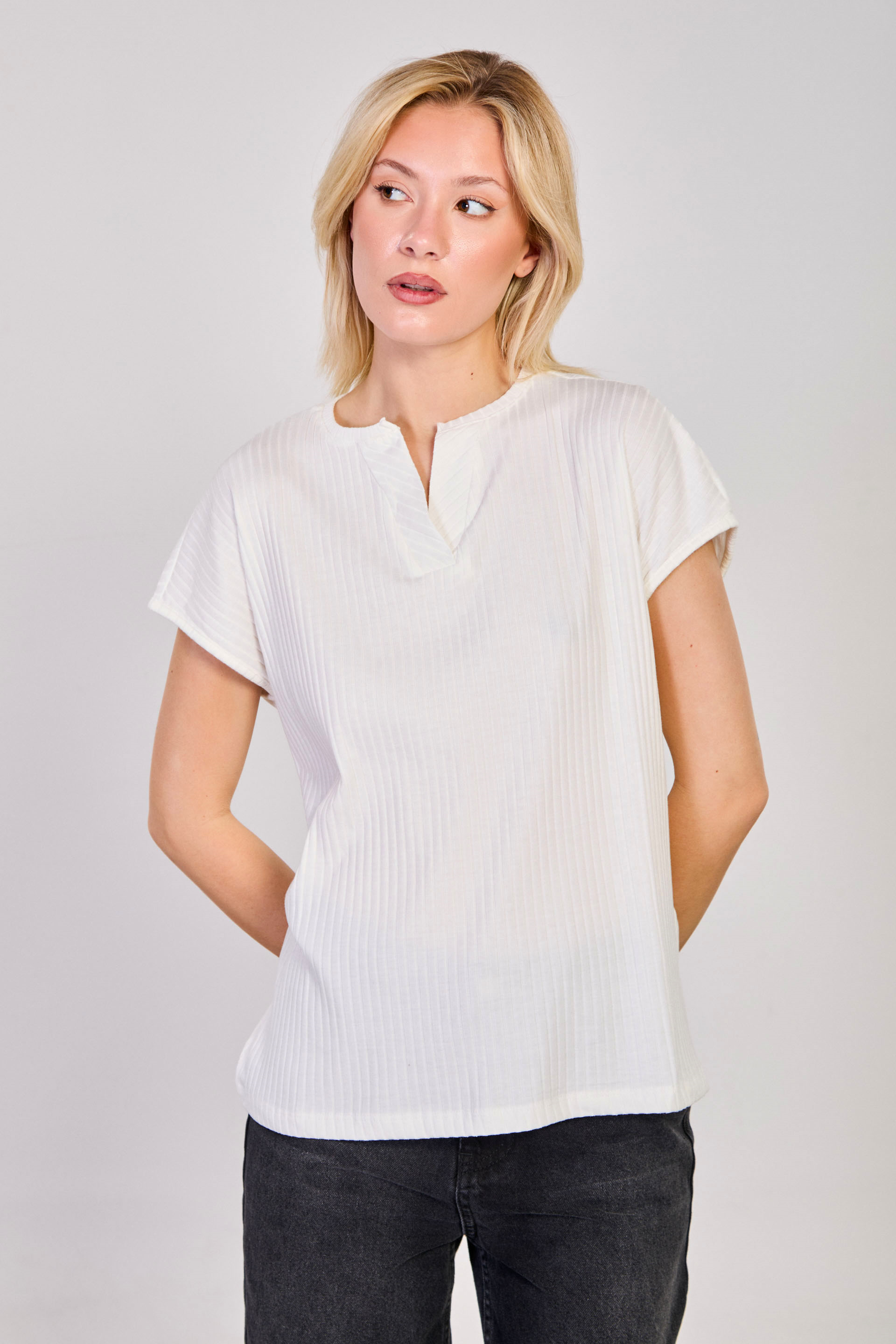 Kadın V Yaka Kısa Kollu Fitilli T-Shirt - Beyaz