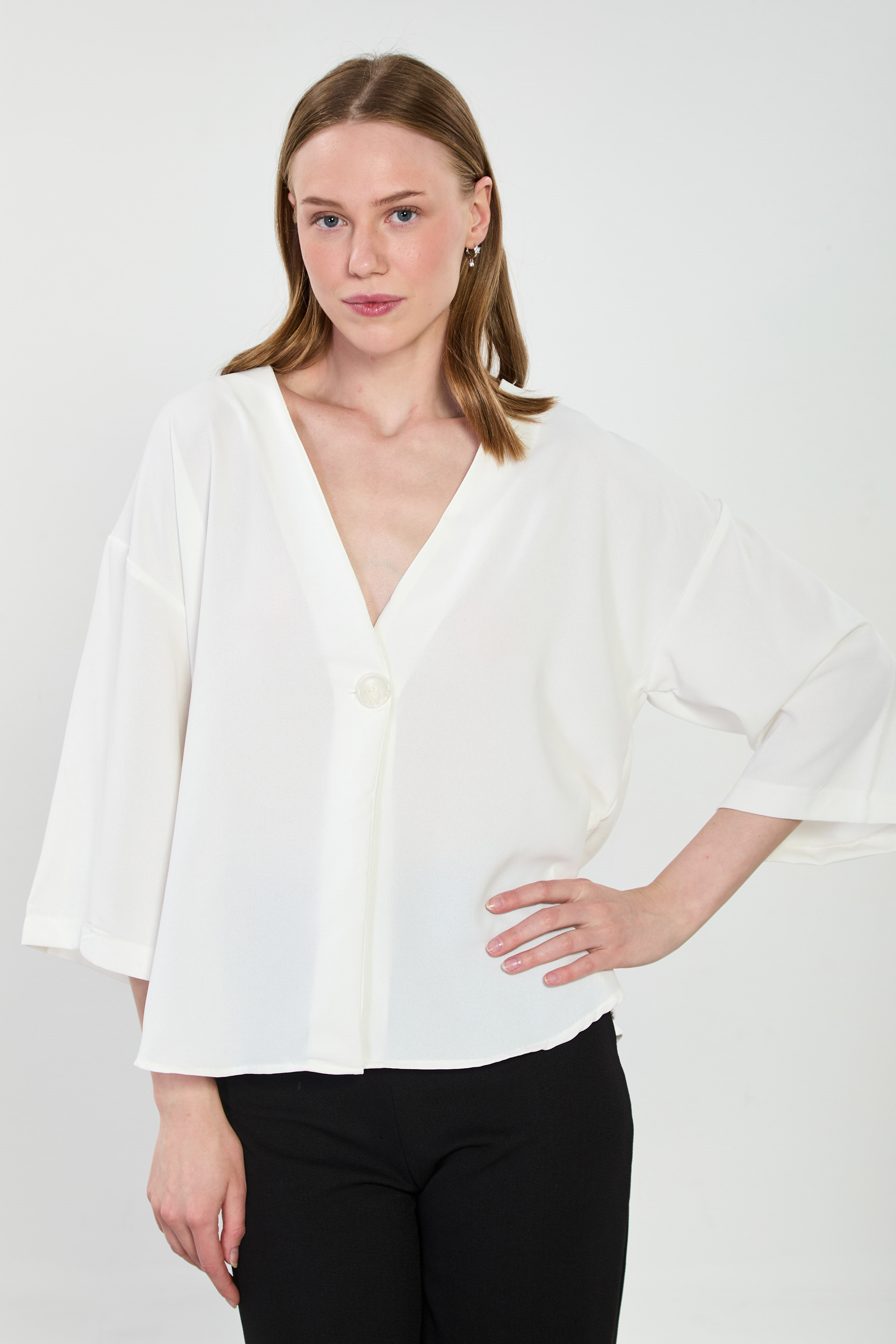 Kadın Yanları Yırtmaçlı Tek Düğmeli Bluz - Ekru