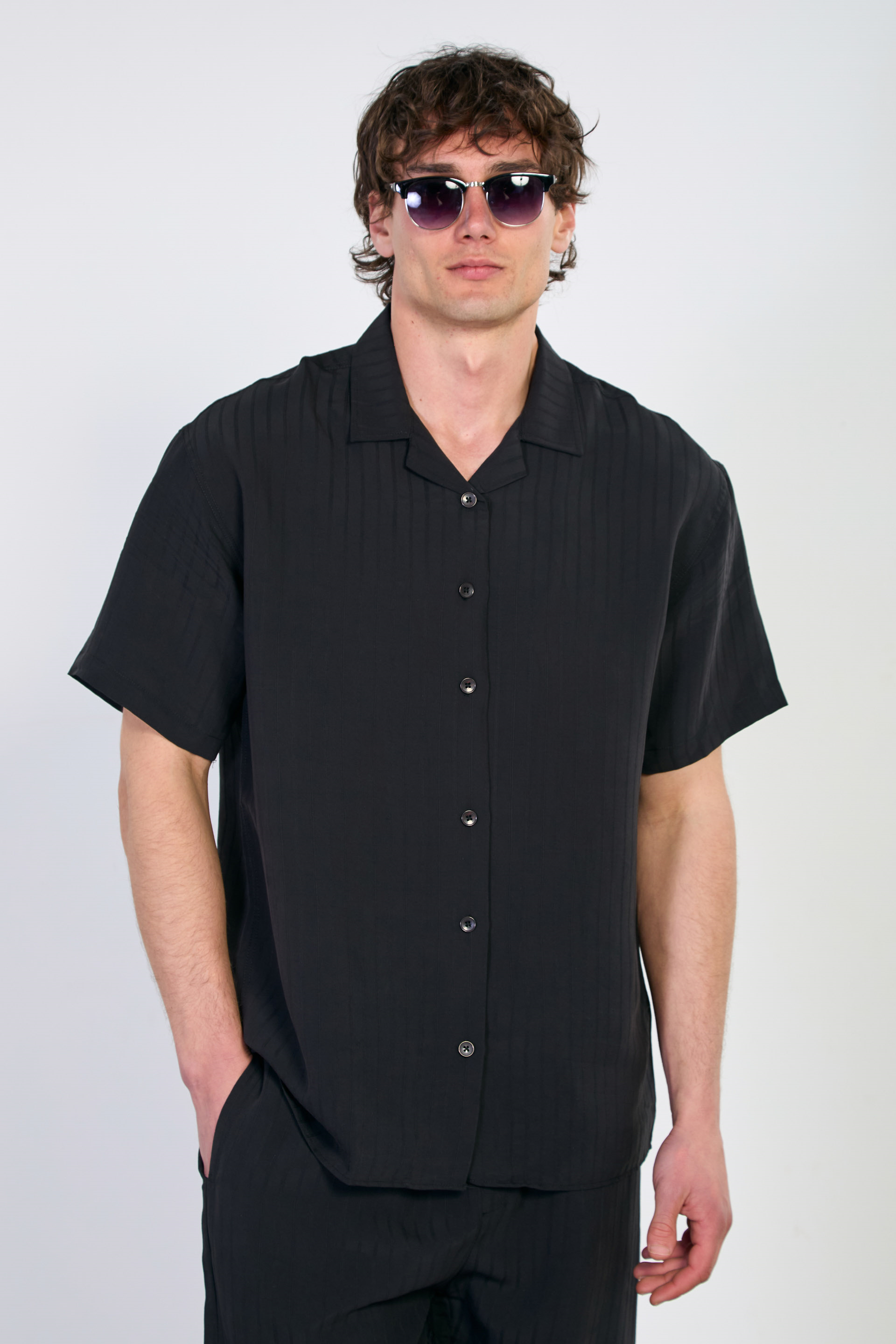 Erkek Çizgili Bol Kalıp Kısa Kollu Gömlek - Siyah