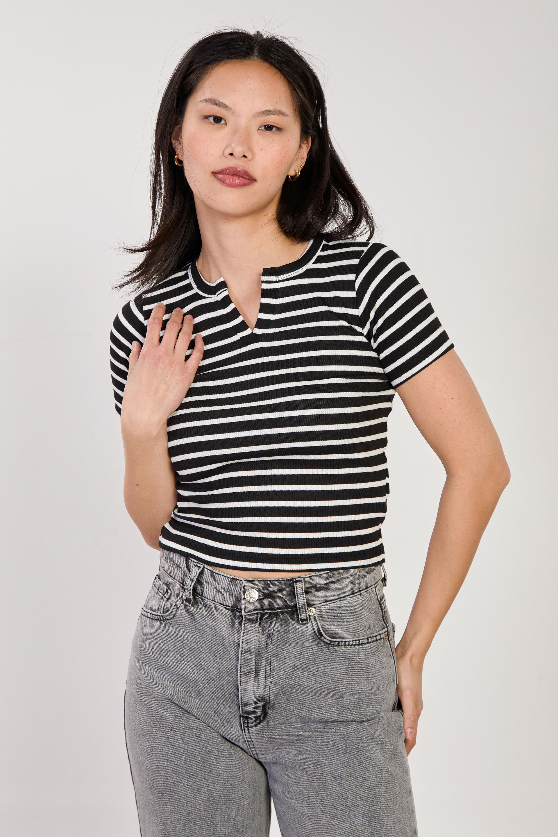 Kadın V Yaka Çizgili Fitilli Body - Siyah/Beyaz