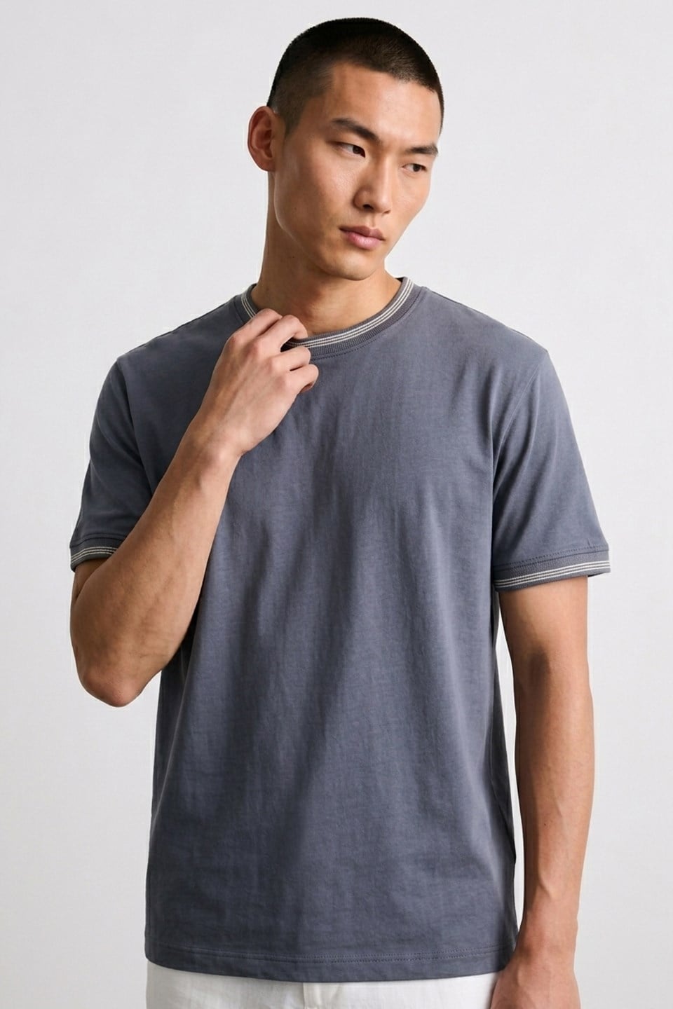Erkek Yaka ve Kol Ucu Çizgili Bisiklet Yaka T-Shirt - İndigo