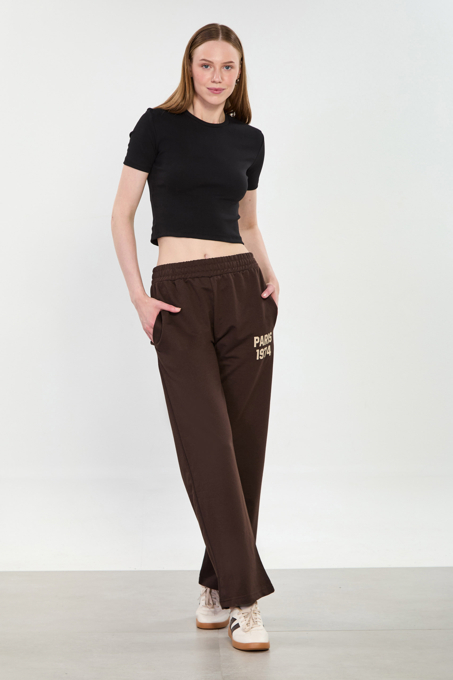 Kadın Beli Lastikli Paris 1974 Baskılı Bol Eşofman Altı - Acı Kahve