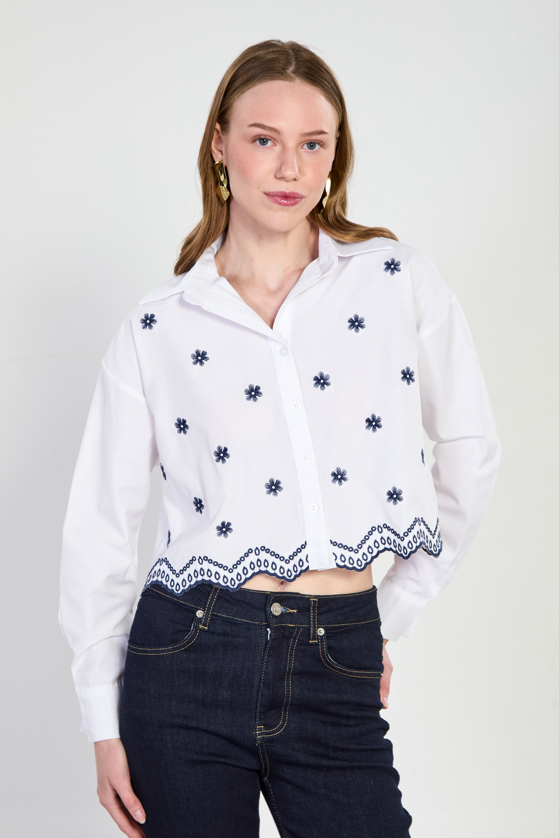 Kadın Çiçek Nakışlı Kısa Kol Gömlek - Beyaz/Lacivert