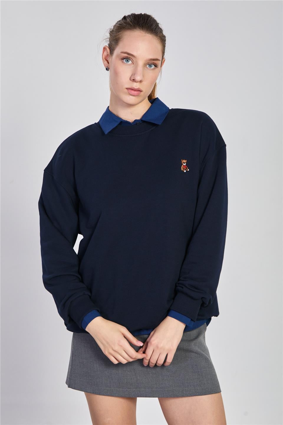 Göğsü ayı nakışlı sweatshirt-10659 Lacivert