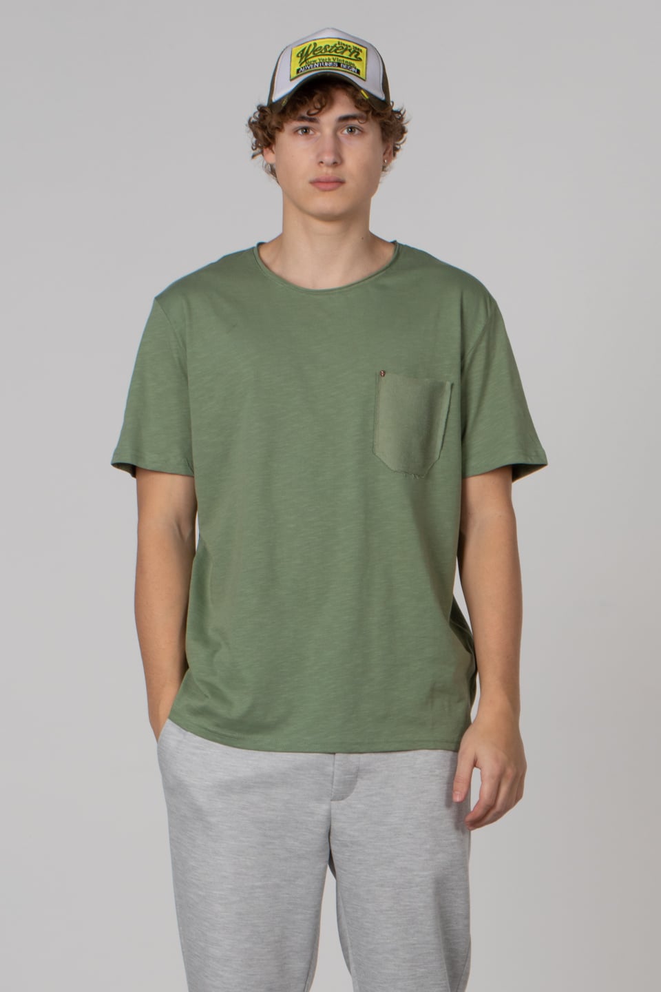 Göğüs cepli relax fit t-shirt-2000 Elma Yeşil