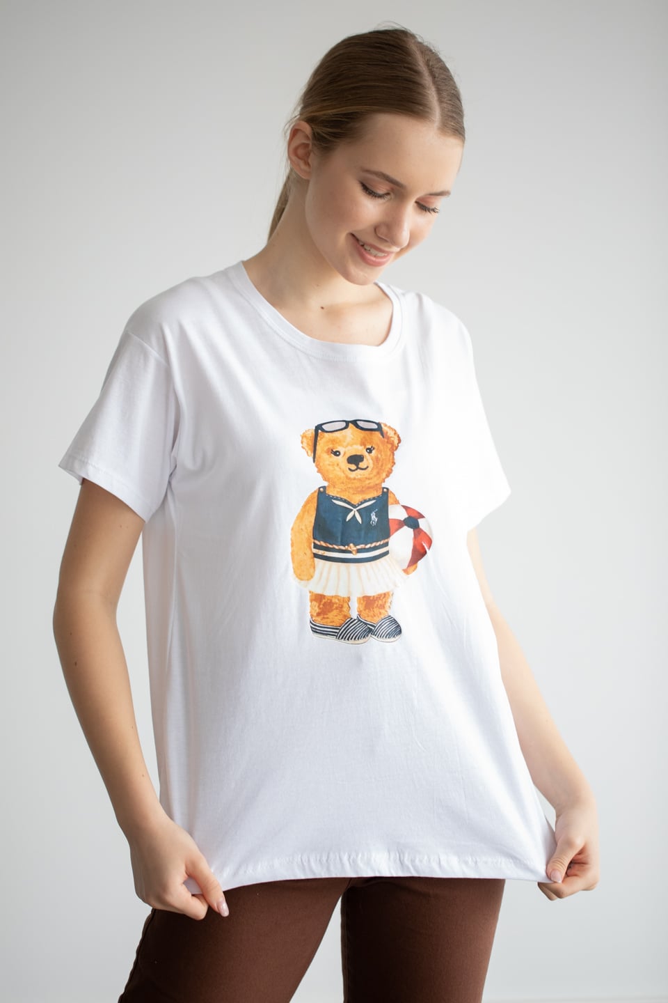 Gözlüklü ayıcık baskılı t-shirt-2004 Beyaz
