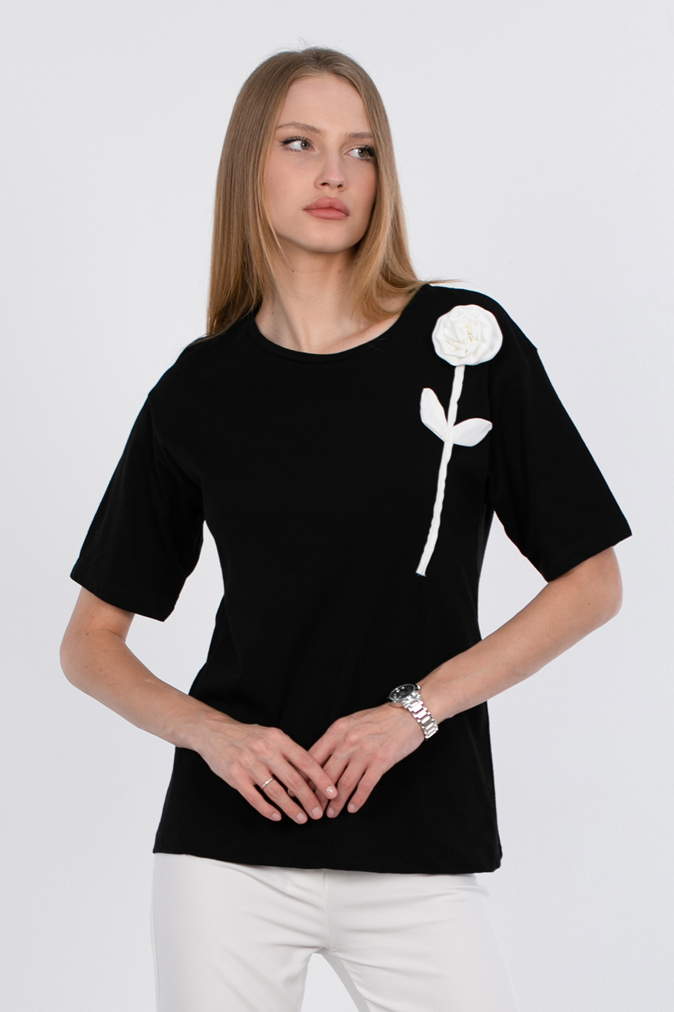 Gül detaylı t-shirt-Y-086 Siyah