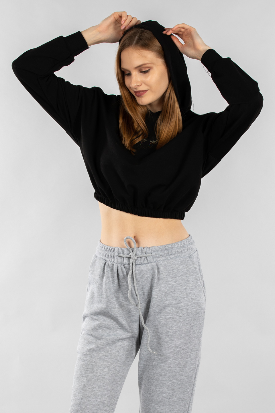 Hologram yazı baskılı crop sweatshırt-9670 Siyah