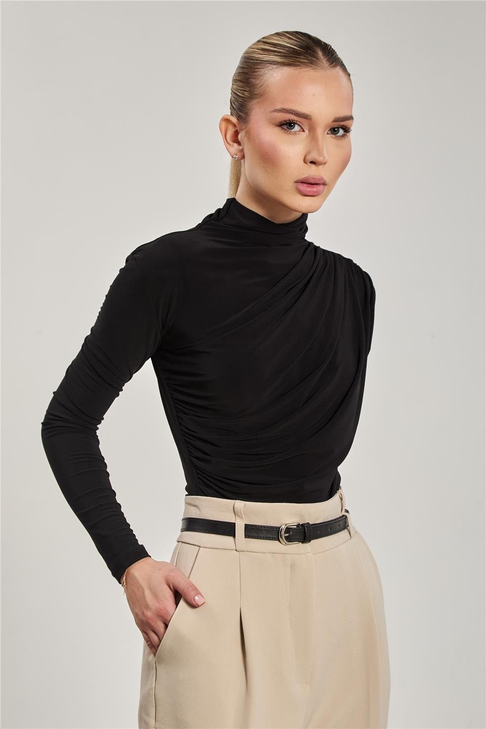 Kadın Drapeli Uzun Kollu Bluz - Siyah