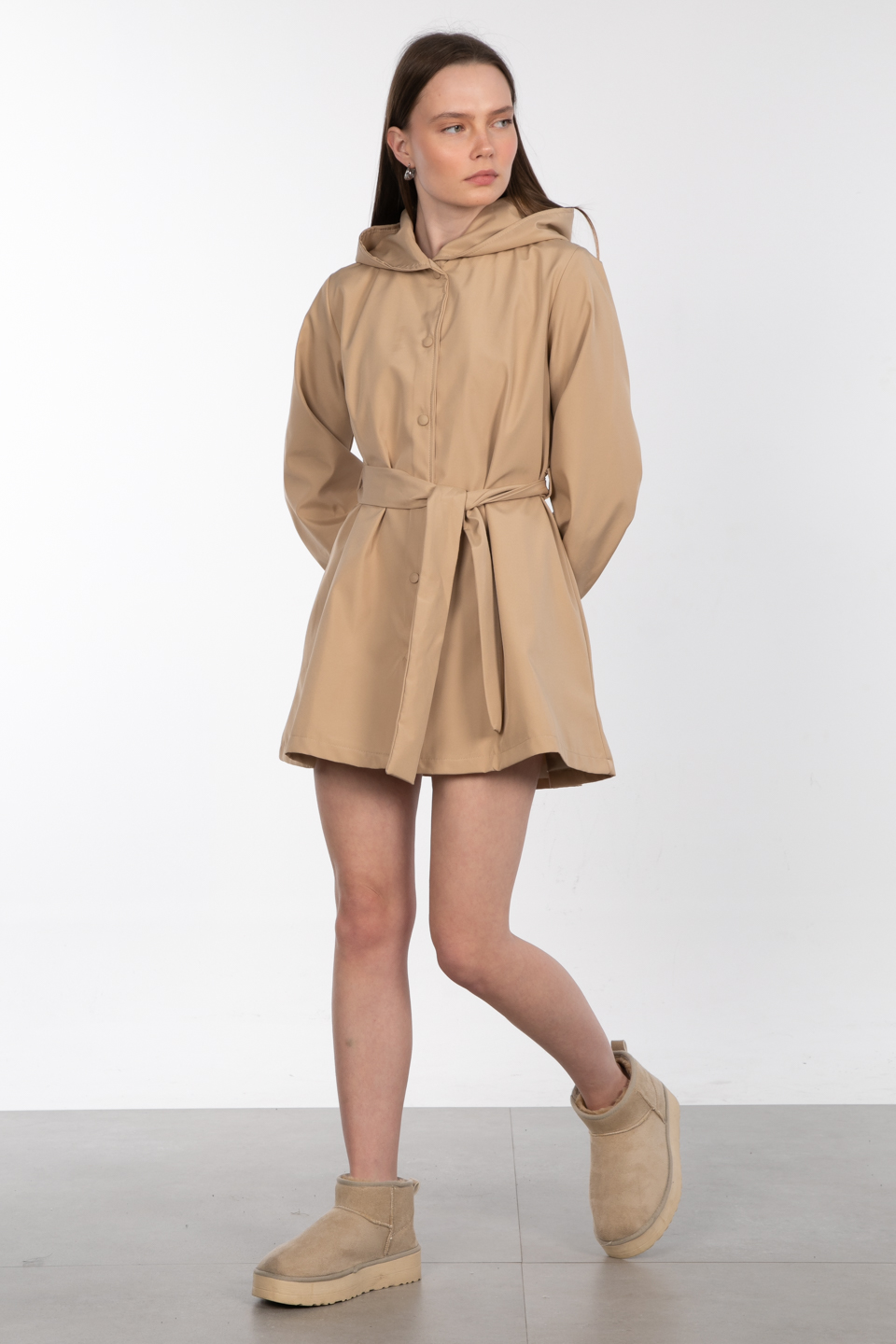 Kapüşonlu çıtçıtlı trenç-5934 Vizon