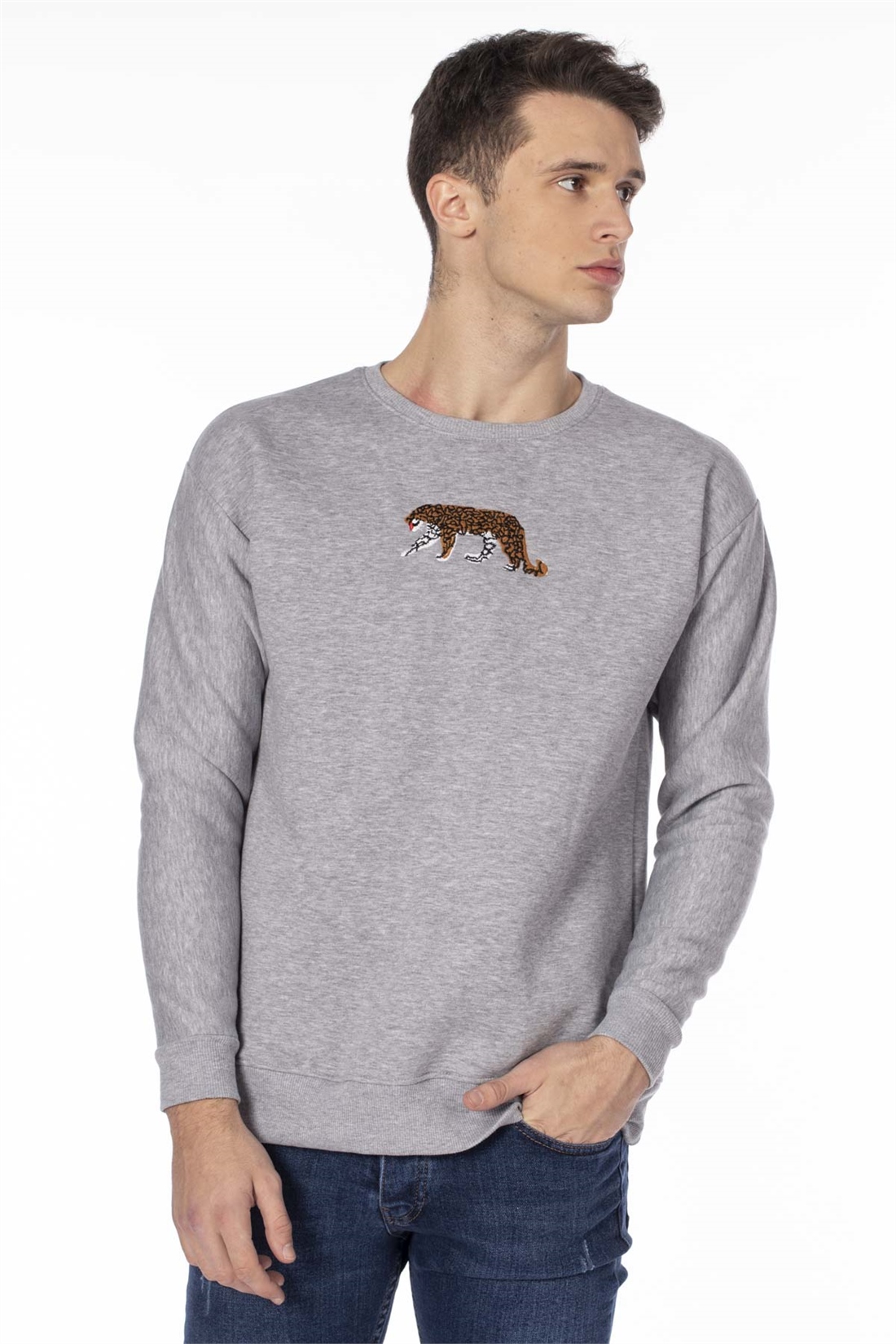 Kolu Kaplan Nakışlı Salaş Sweatshirt-Siyah