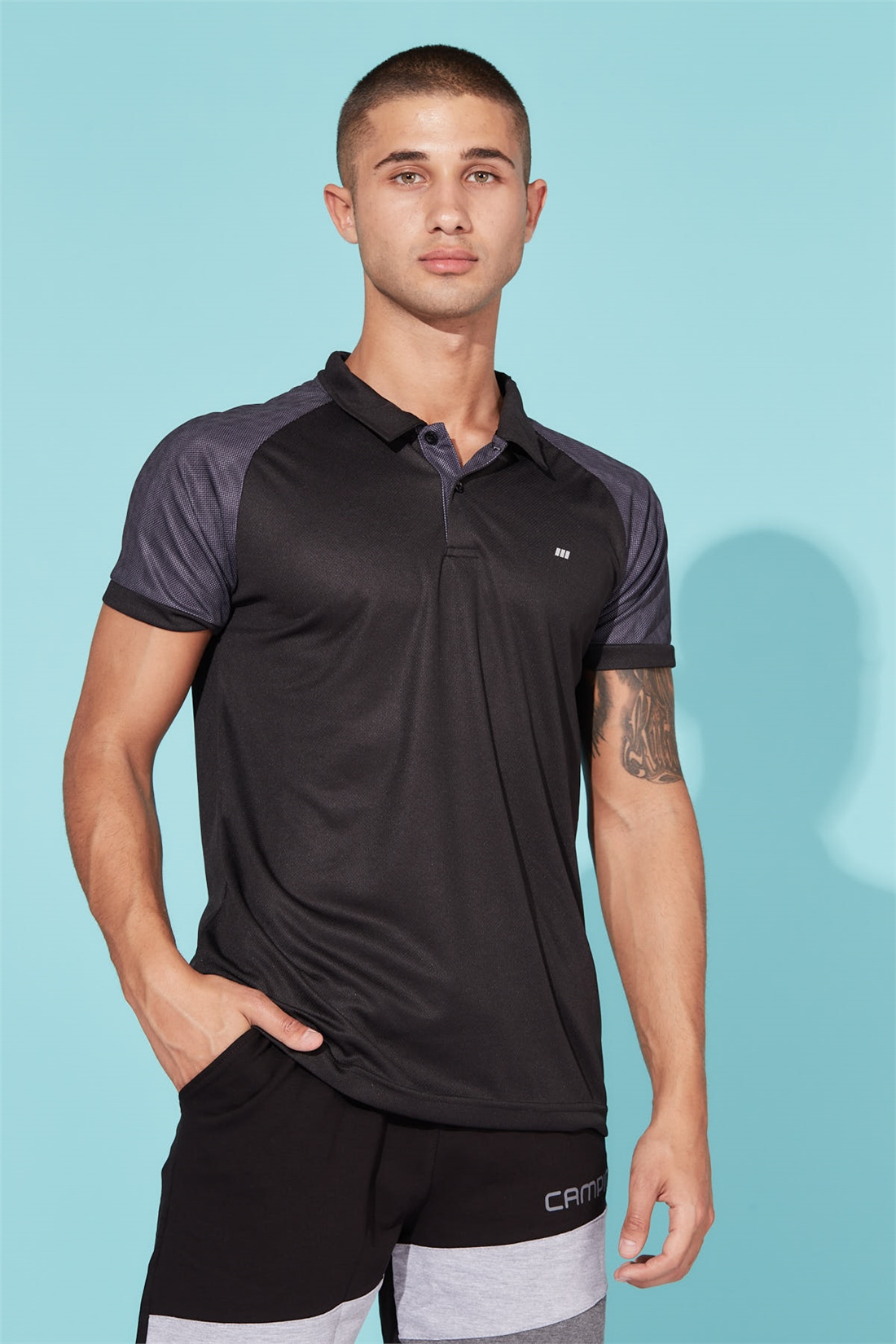 Polo Yaka Dijital Kol T-Shirt- Siyah