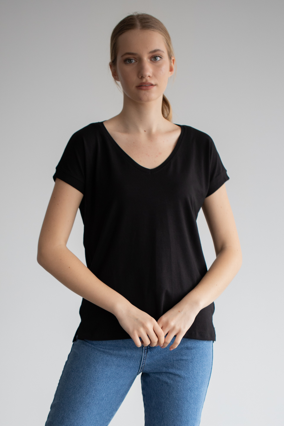 V yaka yırtmaçlı t-shirt-2000 Siyah