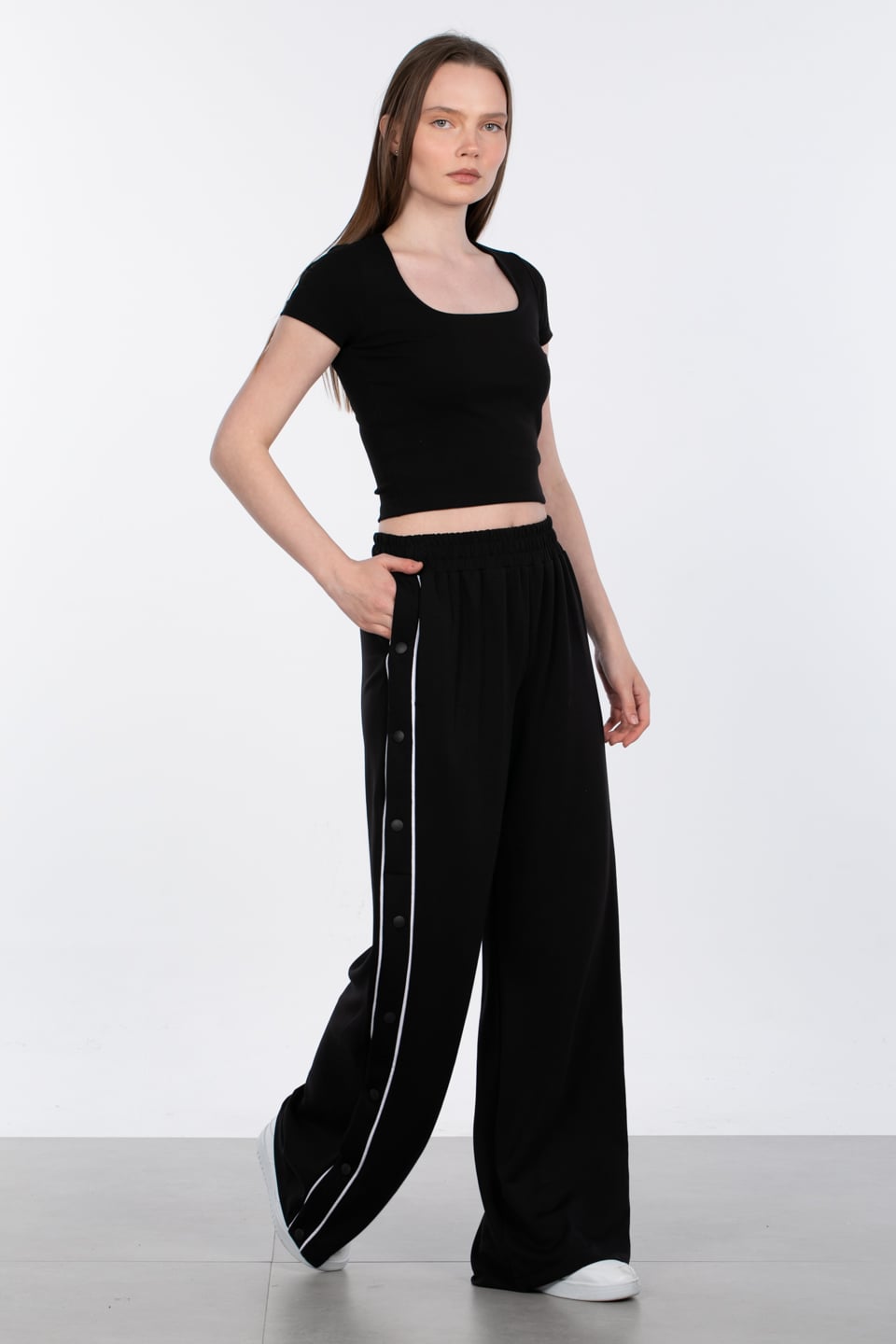 Yanı biyeli çıtçıtlı bol pantolon-4742 Siyah