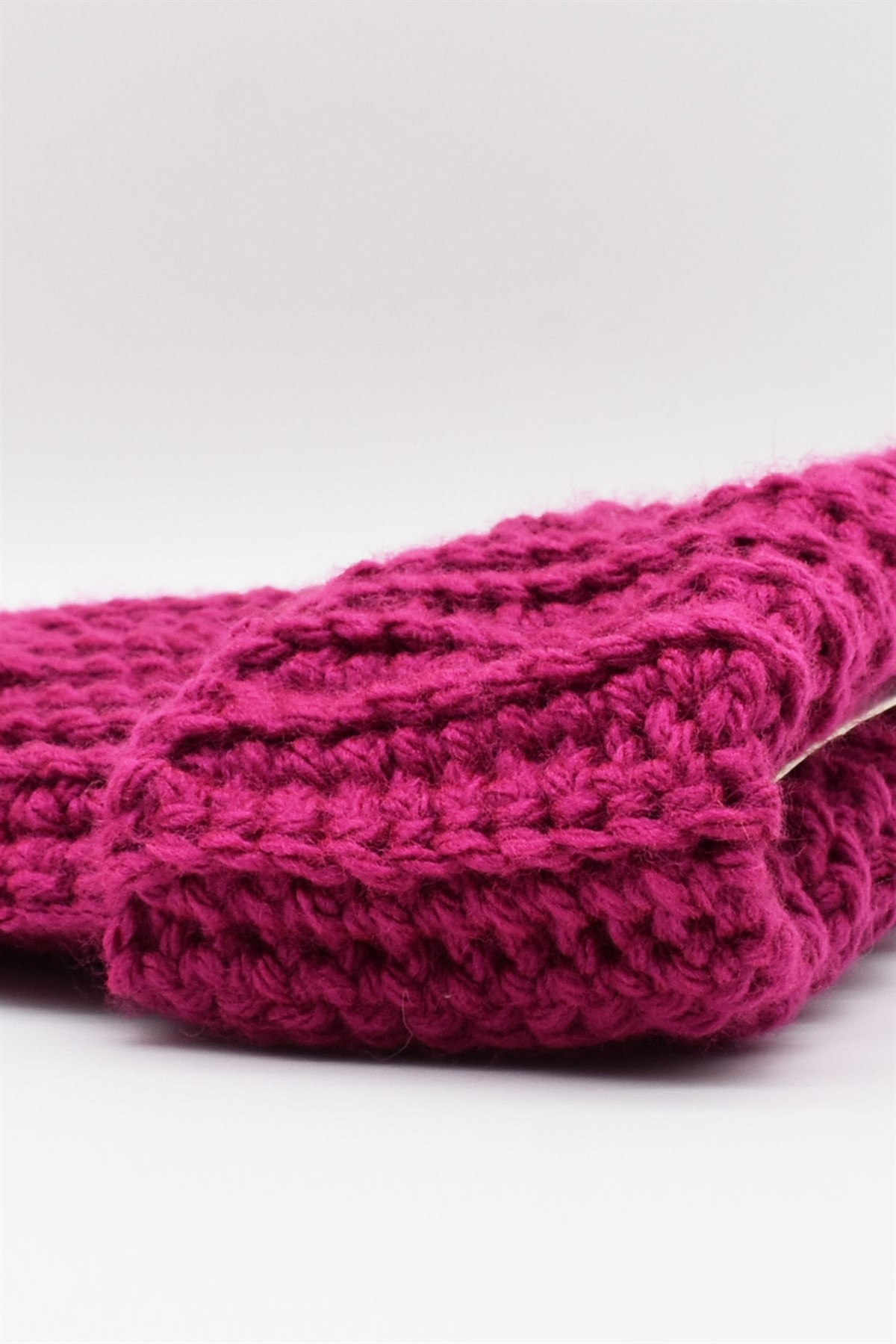 Kadın El Örgüsü Kışlık Yün Bere Magenta