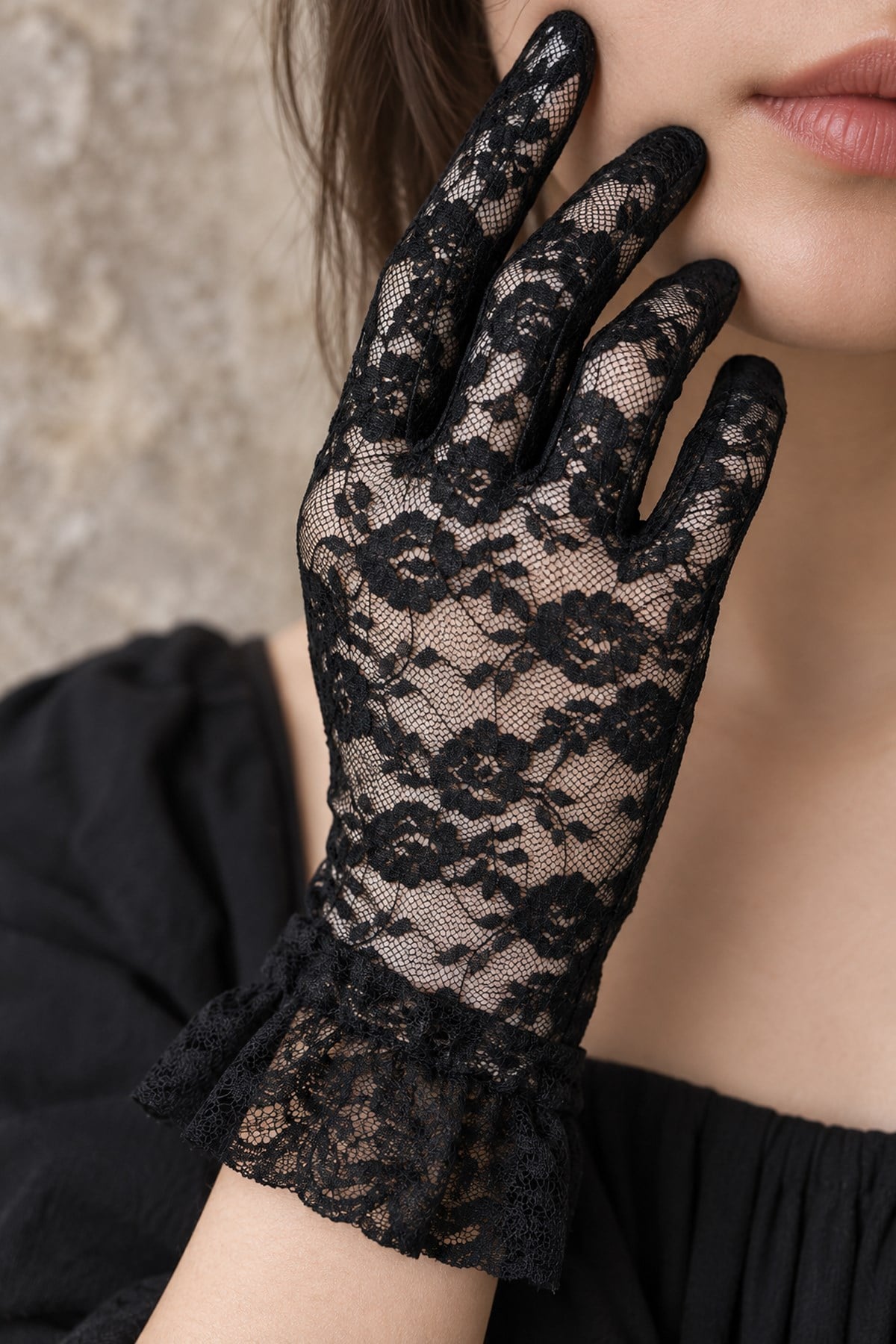 Siyah Çiçek Dantelli Fırfırlı Eldiven - Abiye, Davet, Gotik, Halloween