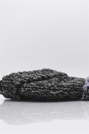 Hand Made Handmade Winter Beanie Pom Pom Beige-Black
