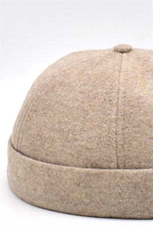 Womens Short Winter Beige Docker Beanie