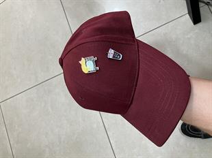 Kedi & Kahve Pin Detaylı Premium Beyzbol Şapka - Bordo