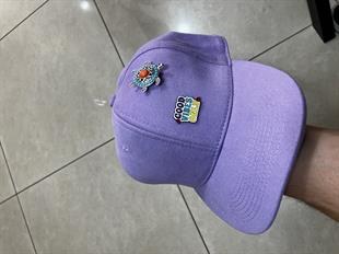 Pin Detaylı Lila Şapka - %100 Pamuk Snapback Cap