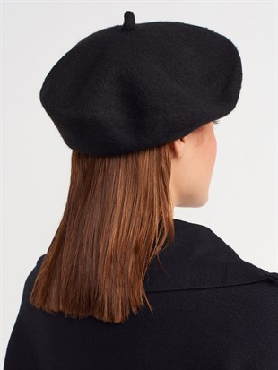 Black Parisienne Beanie