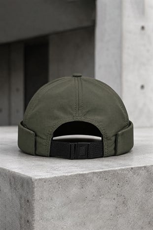 Teknik Kumaş Ayarlanabilir Docker Şapka – Deep Olive